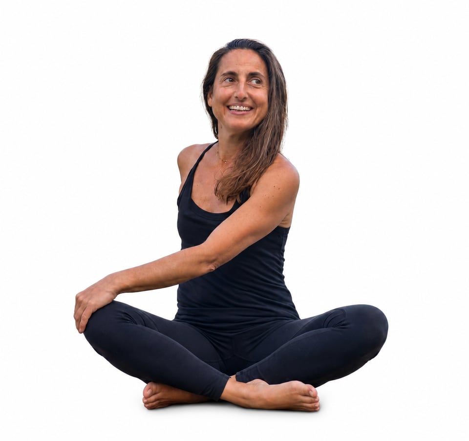 Sophie de Viveiros, professeure de yoga, en posture assise